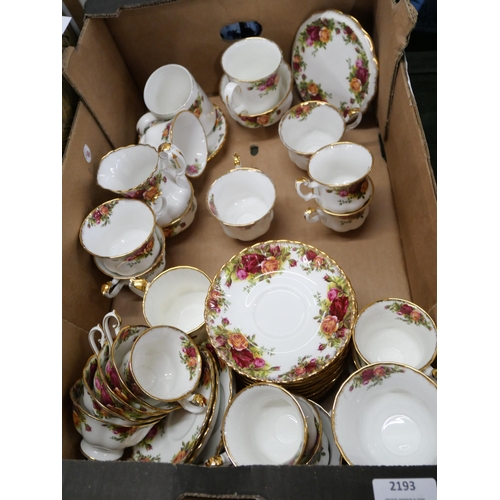 2193 - A collection of Royal Albert Old Country Roses coffee, teawares and cakestand **PLEASE NOTE THIS LOT... 