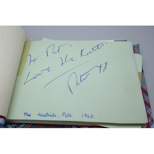 2204 - Pop music autograph book circa 1960 including Shadows, Adam Faith, Brian Poole, Wayne Fontana, John ... 