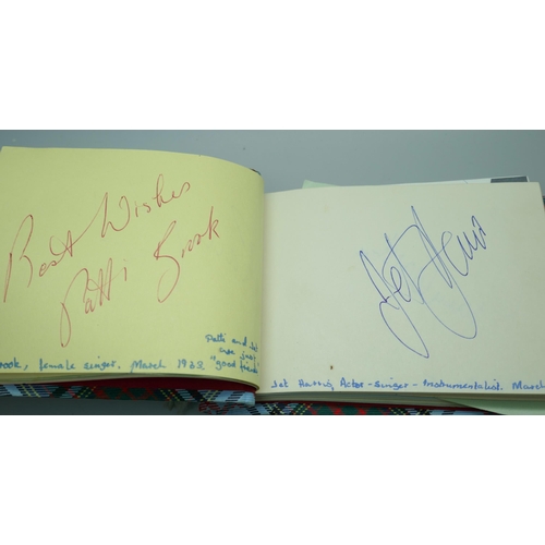 2204 - Pop music autograph book circa 1960 including Shadows, Adam Faith, Brian Poole, Wayne Fontana, John ... 