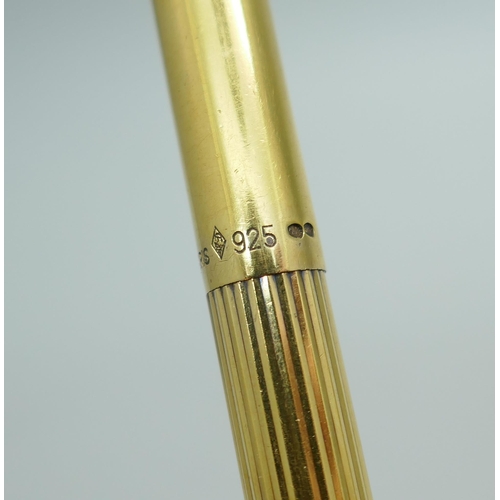 2207 - A Dupont silver gilt pen, a/f mechanism