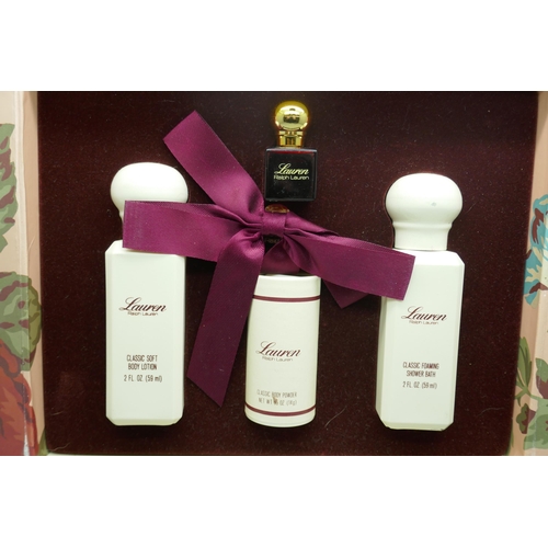 2209 - A vintage Ralph Lauren 'Lauren' gift set