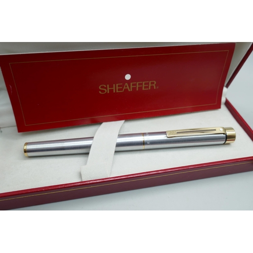 2217 - Two fountain pens with 14ct gold nibs, Sheaffer and a Parker Slimfold