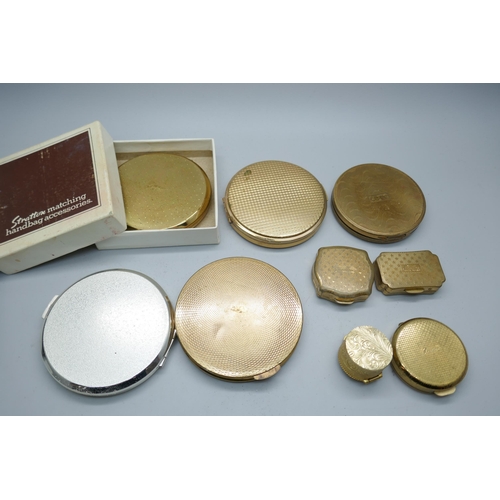 2236 - Five compacts including one Stratton and one Coty, three Stratton pill boxes and one other pill box