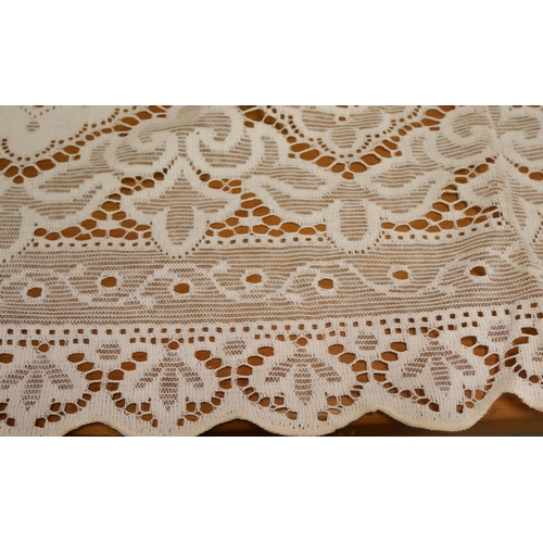 2274 - A collection of genuine Nottingham lace