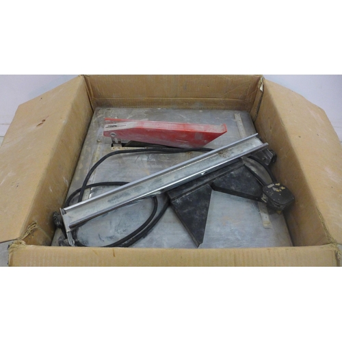 5011 - A Hilka Pro-Craft electric tile cutter, boxed