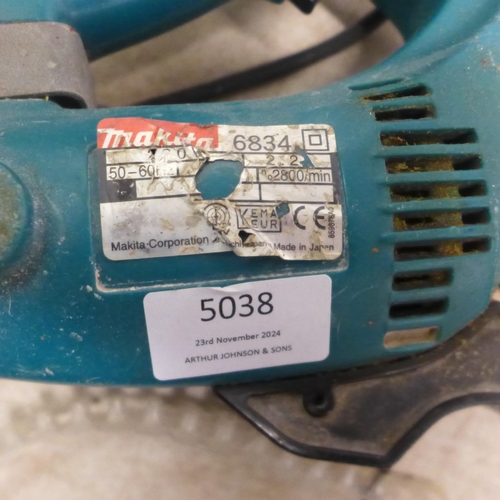 5038 - A Makita 6834 240V plaster board screw gun
**Failed pat test due to damaged cable**