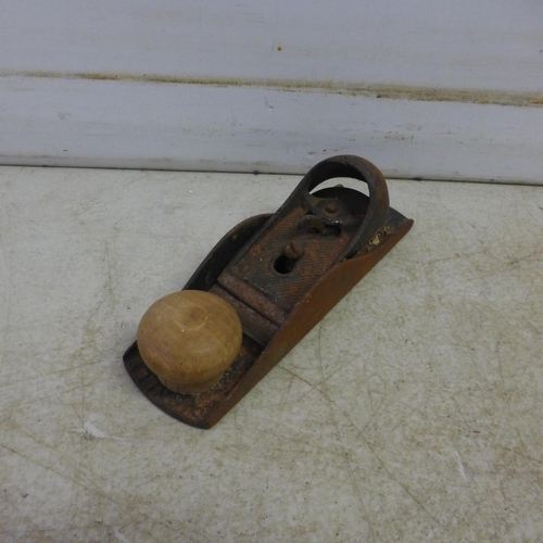 5050 - 3 wood planes - a Marples No.10 rebate plane, a Stanley 220 chariot plane and a Stanley and Bailey N... 