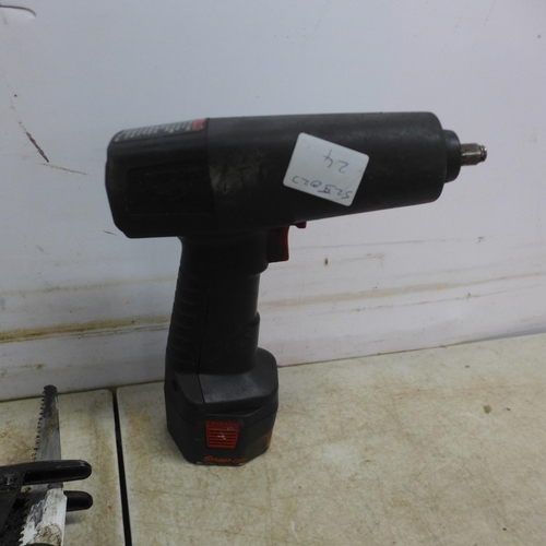 5053 - A Snap-On model CTB3092 impact driver, a Snap-On model CTRS761 reciprocating saw and a Snap-On batte... 