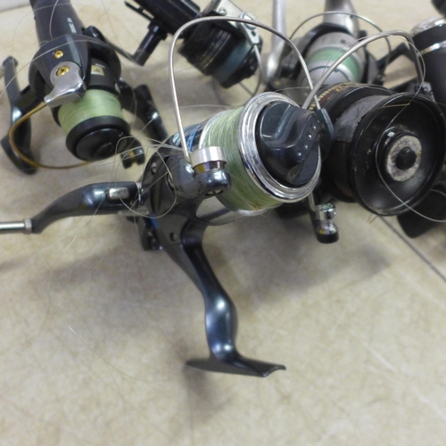 5105 - A quantity of assorted fishing reels