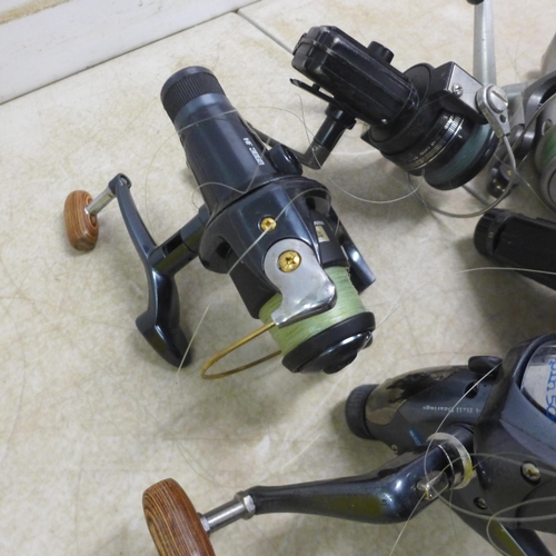 5105 - A quantity of assorted fishing reels