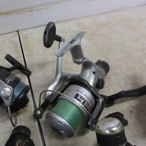 5105 - A quantity of assorted fishing reels