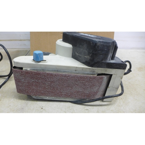 5117 - A Mac Allister MSB900 900W belt sander plus an Evolution 165mm diameter 1200W circular saw, used