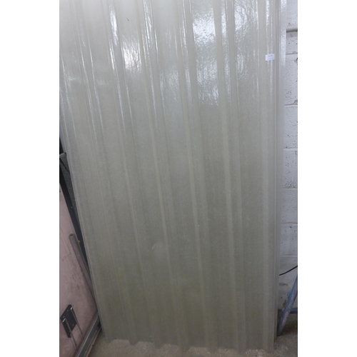 5153 - 6 sheets of Filon roofing sheets