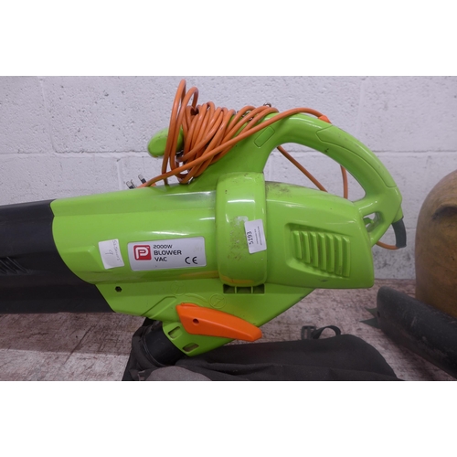 5193 - A Performance Power PWR2000BVC garden blow vac