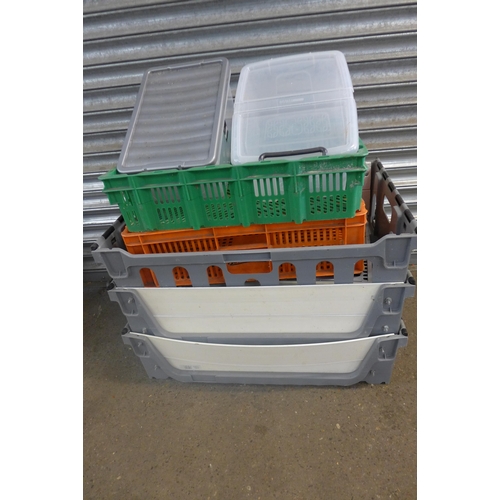 5196 - A large quantity of assorted plastic storage boxes