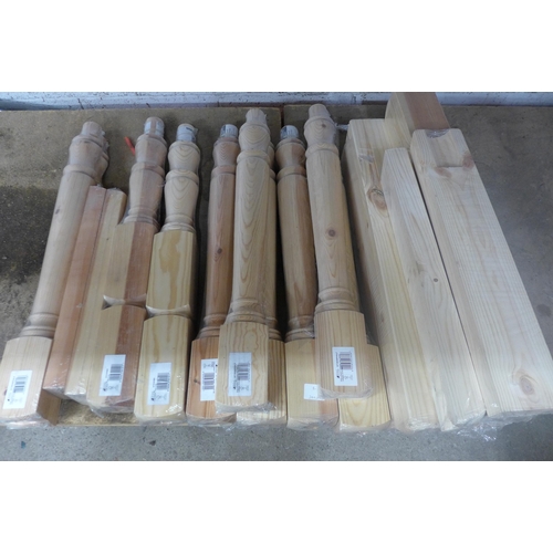 5198 - A quantity of turned pine staircase handrail newels and half newels