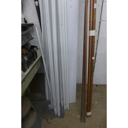 5214 - A quantity off upvc cable trunking and six lengths of copper piping