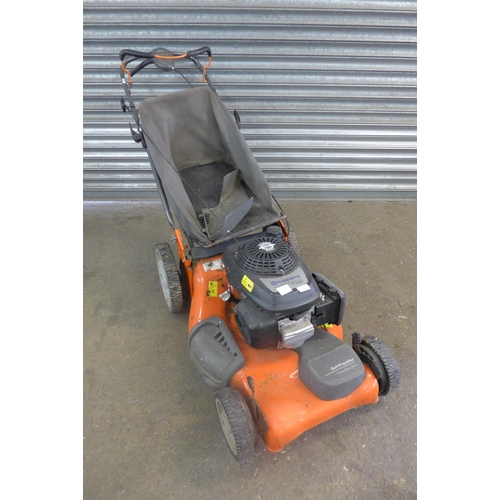 5221 - A Husqvarna R53SV front gear drive self propelled petrol driven lawnmower with collection box