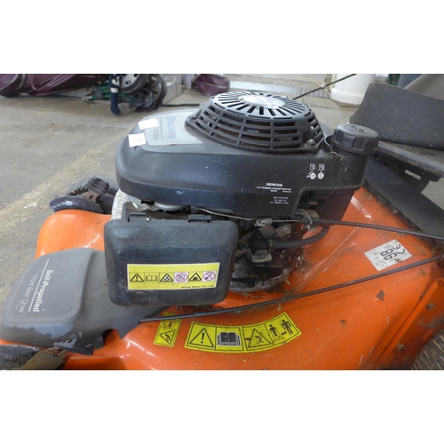 5221 - A Husqvarna R53SV front gear drive self propelled petrol driven lawnmower with collection box