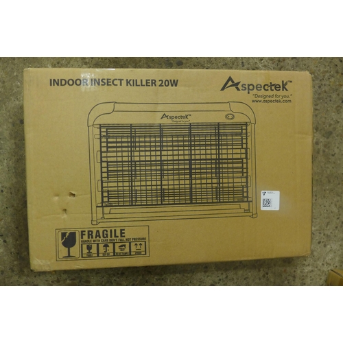 5304 - A quantity of approximately 70 insect killers, 20W