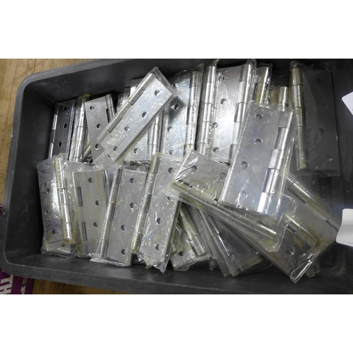 5313 - A quantity of Zinc plated 400mm door hinges