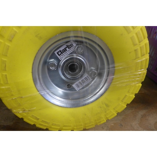 5345 - 4 wheelbarrow type wheels with puncture proof tyres