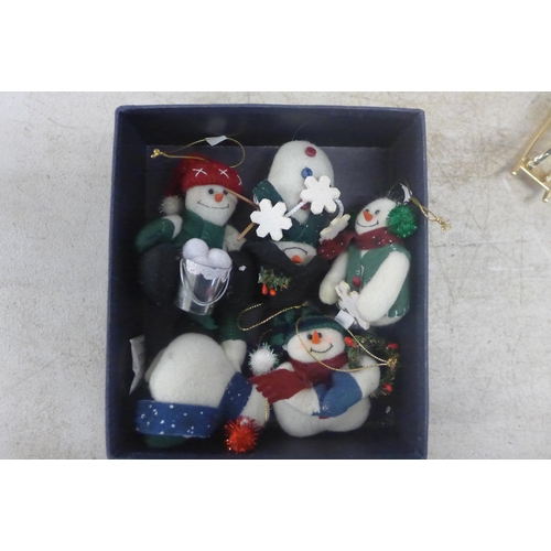 5346 - A box of assorted Christmas items including lights, biscuit tins, ornaments, etc.