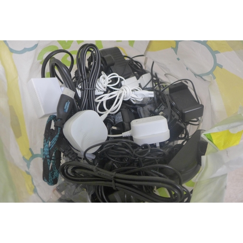 5352 - A bag of phone chargers, cables and connectors, mixed used and unused