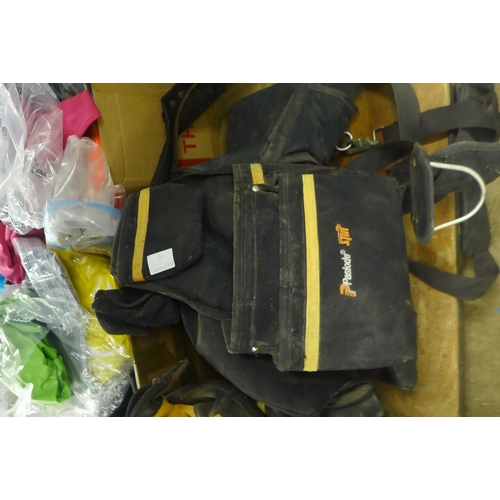 5353 - 3 tool bags and 2 tool belts