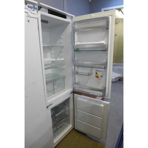 4023 - AEG 60/40 Fridge Freezer (Frost Free) ,original RRP £790.83 + Vat *This lot is subject to Vat