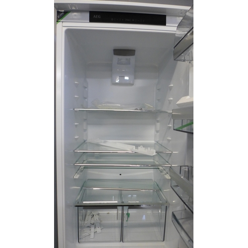 4023 - AEG 60/40 Fridge Freezer (Frost Free) ,original RRP £790.83 + Vat *This lot is subject to Vat