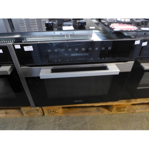 4241 - Miele single oven, original RRP £700 + Vat  *This lot is subject to Vat