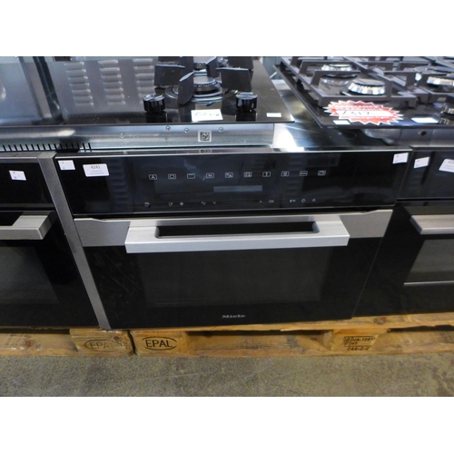 4241 - Miele single oven, original RRP £700 + Vat  *This lot is subject to Vat