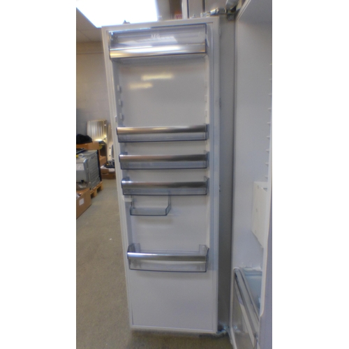 4130 - AEG Integrated Tower Fridge ,original RRP £832.5 + Vat  *This lot is subject to Vat