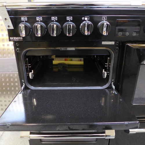 4132 - Stoves Richmond Deluxe 7 Burner Range Cooker *This lot is subject to Vat