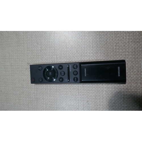 6007 - Samsung Soundbar and sub woofer with remote, power leads and box  (Model No: Hw-Q600C/Xu Sb) Origina... 