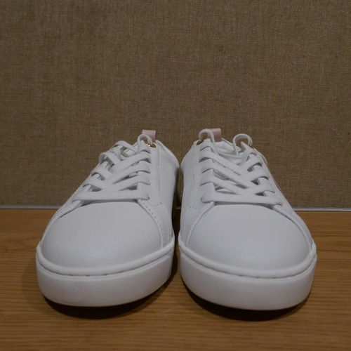 6134 - A pair of Women's Riley-100 White trainers with box, Size UK4 (345-702) *This lot is subject to Vat