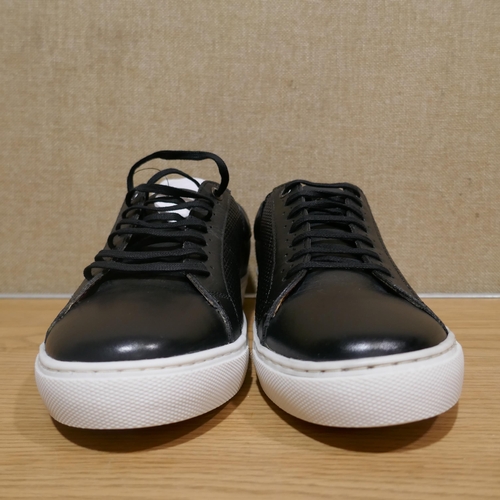 6140 - Penguin Paxton black/white trainers UK size 7 (340) *This lot is subject to Vat