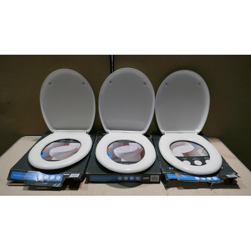 6050 - Four Roper Rhodes Secure Fix Toilet Seats (One is damaged) (345-138-140) *This lot is subject to Vat