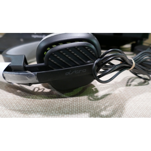 6082 - Logitech G920 Xbox Steering Wheel And Pedals and Astro gaming headset  (X/S/One/Pc), Original RRP £1... 