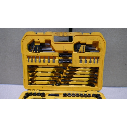 6083 - Dewalt Mechanics Set (Incomplete)  (345-362) *This lot is subject to Vat