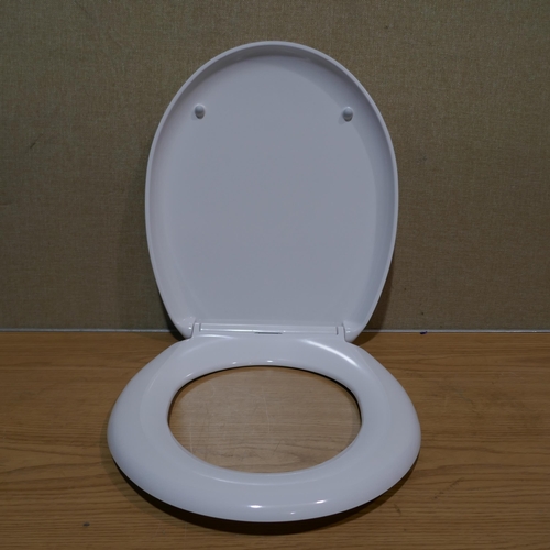 6194 - Roper Rhodes Toilet Seat (345-658) *This lot is subject to Vat