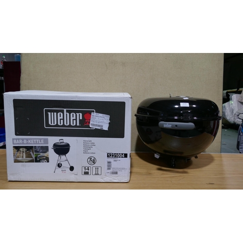 6218 - Weber 47Cm Charcoal Kettle BBQ (345-114) *This lot is subject to Vat