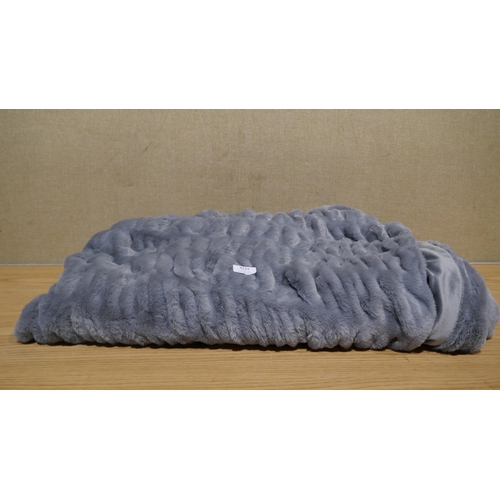 6223 - Grey Textured Fur Throw (152X178Cm) (345-508) *This lot is subject to Vat