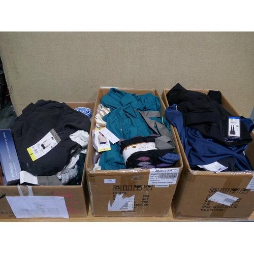 6228 - A large quantity of clothing, brands to include: Andrew Marc, Puma, Mondetta, Jack Wills, etc. (345-... 