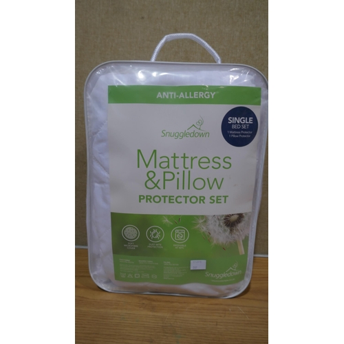 6232 - Single Mattress and Pillow Protector Set and Two 800Tc Egyptian Double Bed Sets - all incomplete (34... 