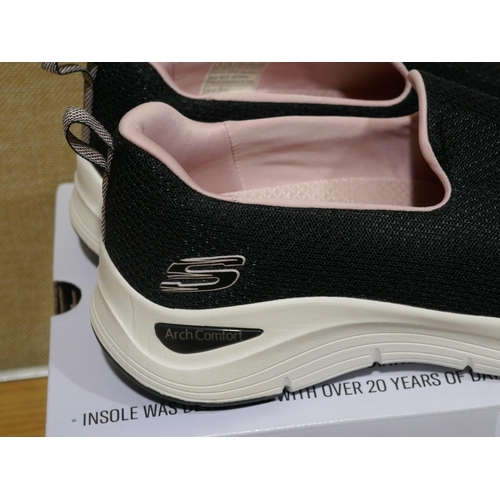 6267 - A pair of Women's Arch comfort Black trainers with box, Size UK6 (345-719) *This lot is subject to V... 