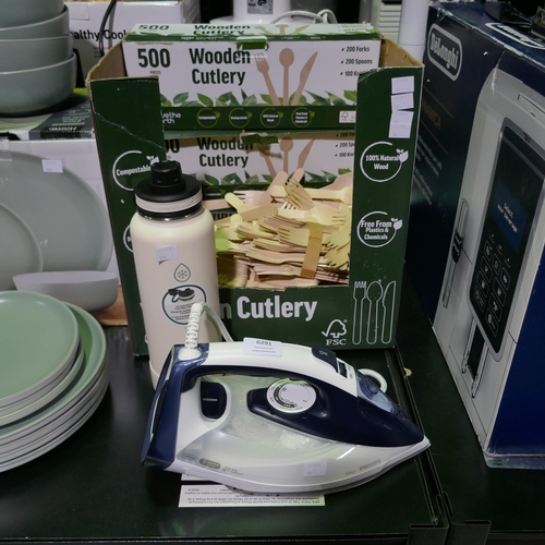 6291 - Philips Azur Steam Iron, L.T.E Wooden Cutlery and a Thermoflask (345-59,71,72,72,74,179) *This lot i... 