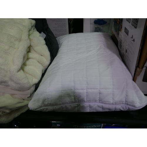 6296 - Two Hotel Grand Shredded Memory Foam Pillows (345-405) *This lot is subject to Vat