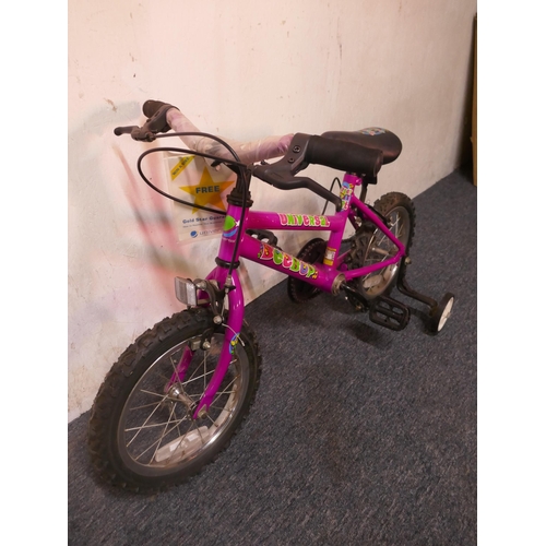 8009 - A Universal Cycles Bee-Bop street beat girls bike with stabilisers and a Universal Cycles children's... 